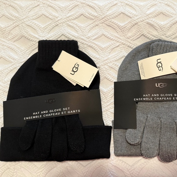 Ugg Knit Beanie & Tech Gloves Set - Picture 1 of 2